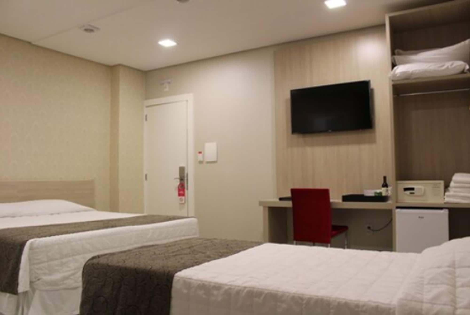 Holiday & Business Hotel - Em Frente Ao Centro De Eventos E Arena Conda Chapecó Exteriör bild