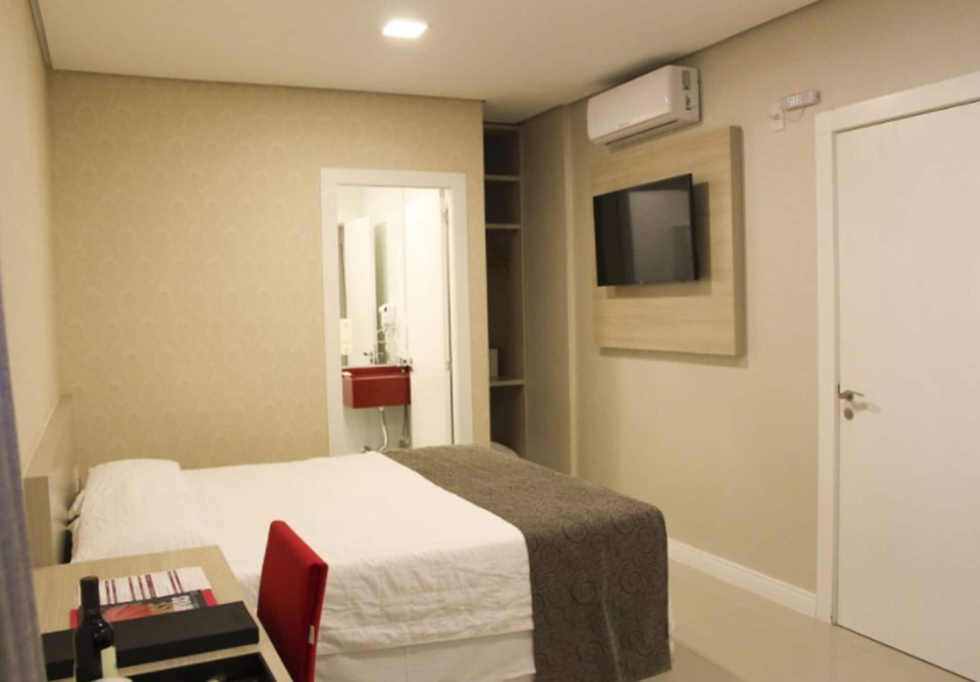 Holiday & Business Hotel - Em Frente Ao Centro De Eventos E Arena Conda Chapecó Exteriör bild
