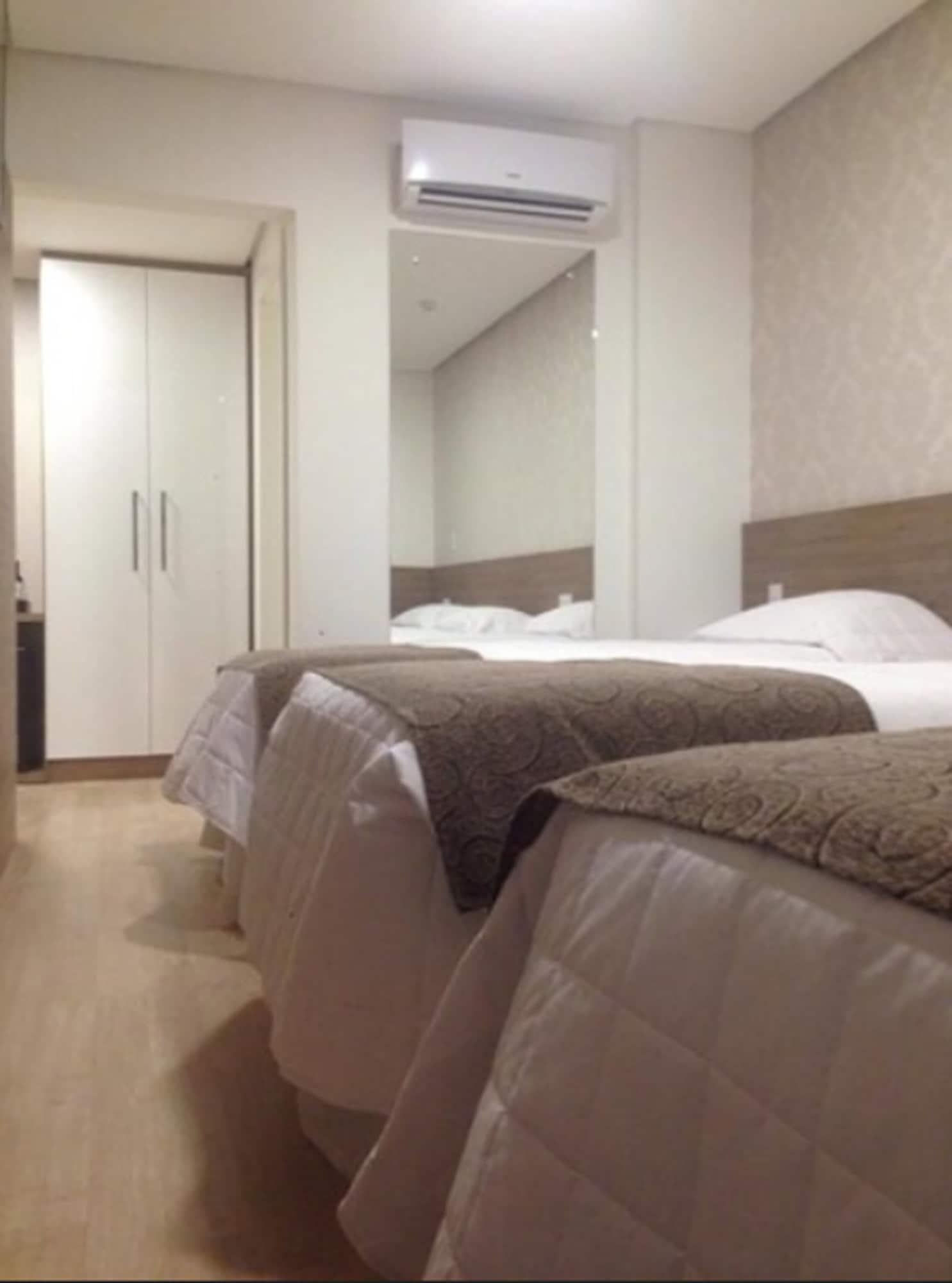 Holiday & Business Hotel - Em Frente Ao Centro De Eventos E Arena Conda Chapecó Exteriör bild